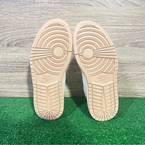 Women's Nike Air Jordan 1 Mid Milan Size 8 CV3044-100 - Picture 8 of 9